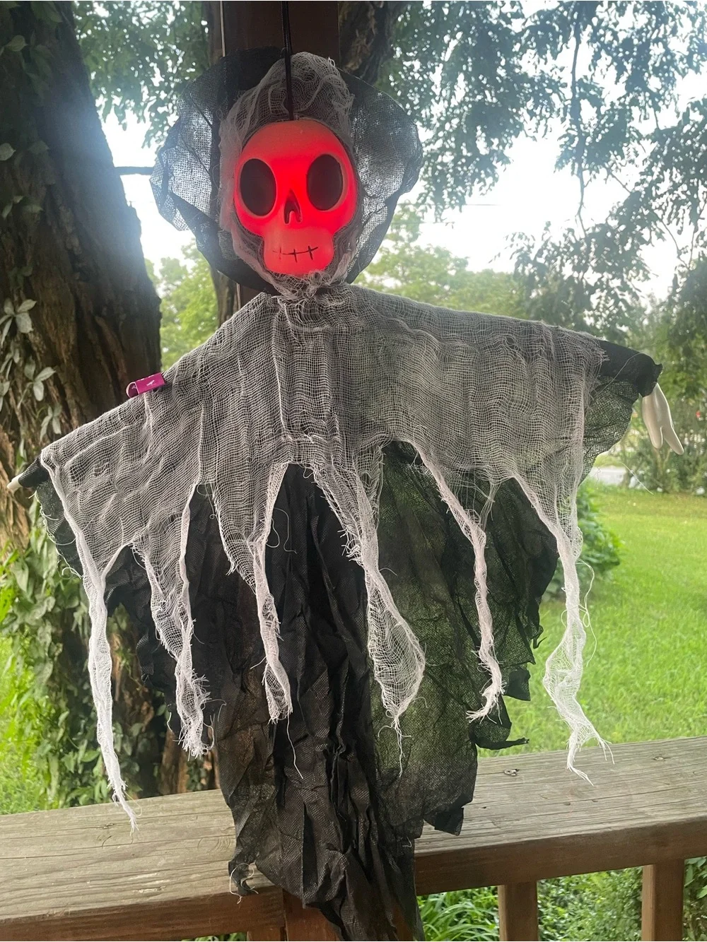 Halloween Light Up Skull Spooky Decoration